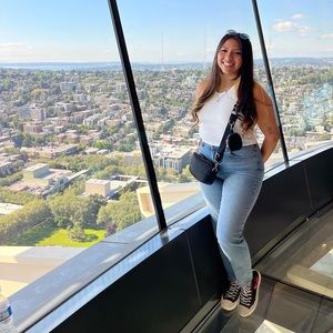 Meet your Posher, Nicole